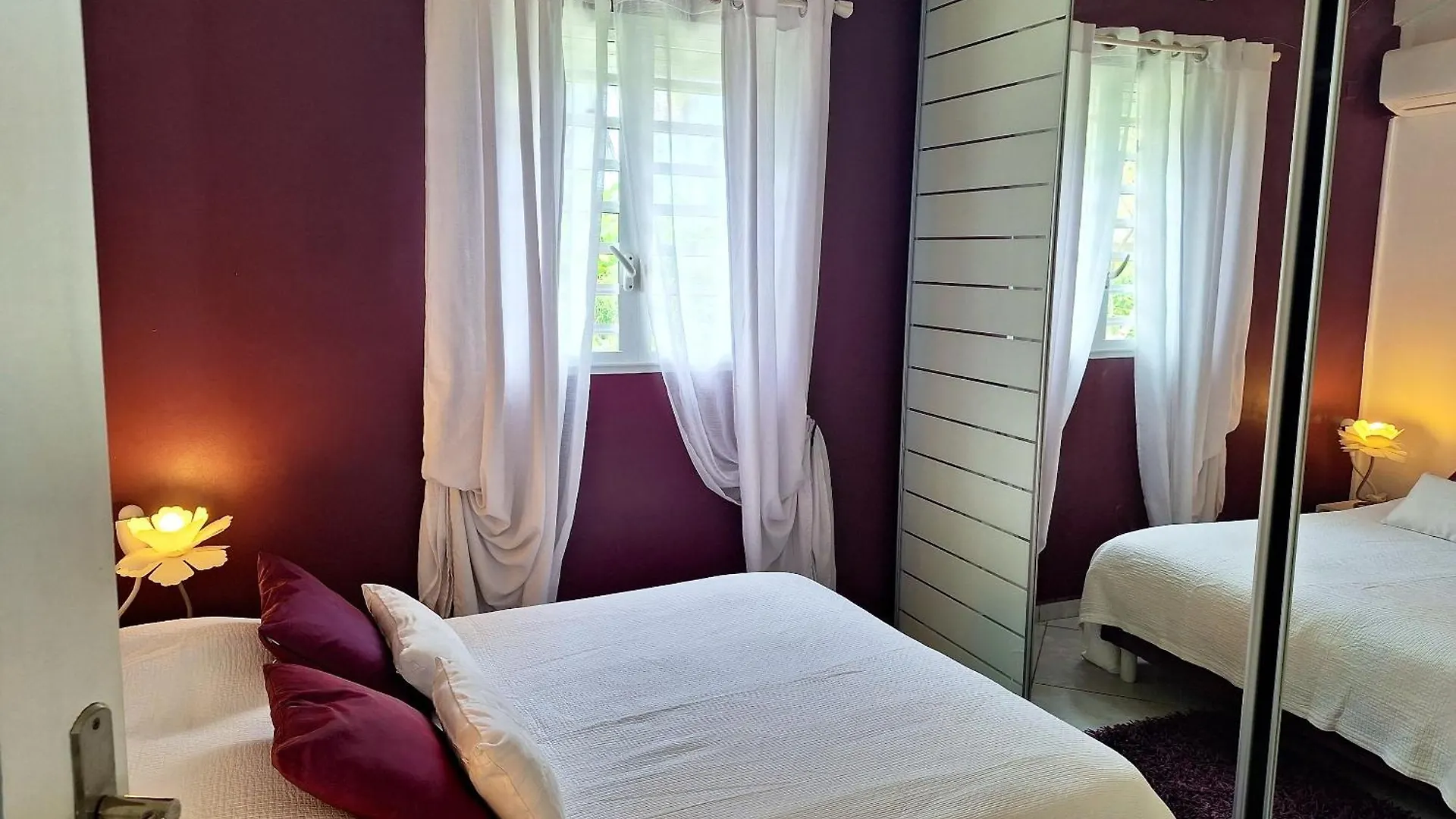 Villa Confortable A Sainte-Anne Avec Piscine Privee