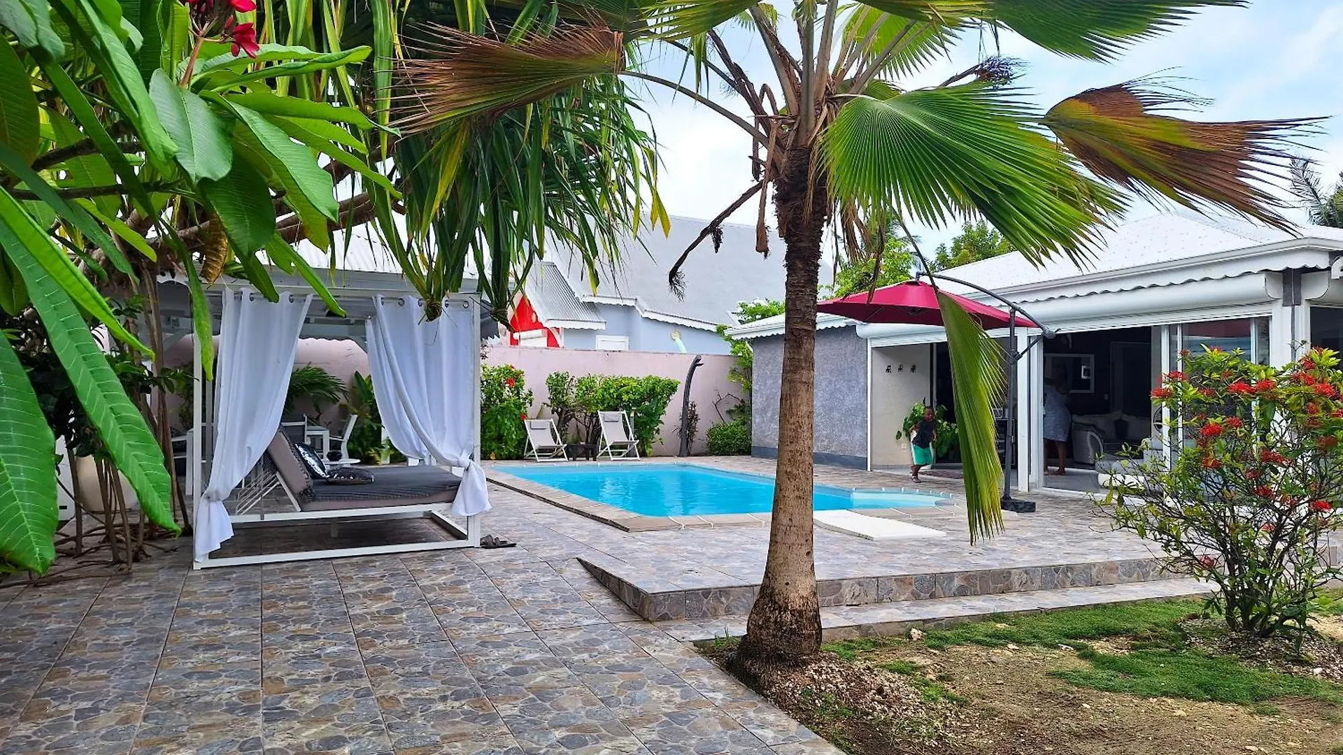 Villa Confortable A Sainte-Anne Avec Piscine Privee