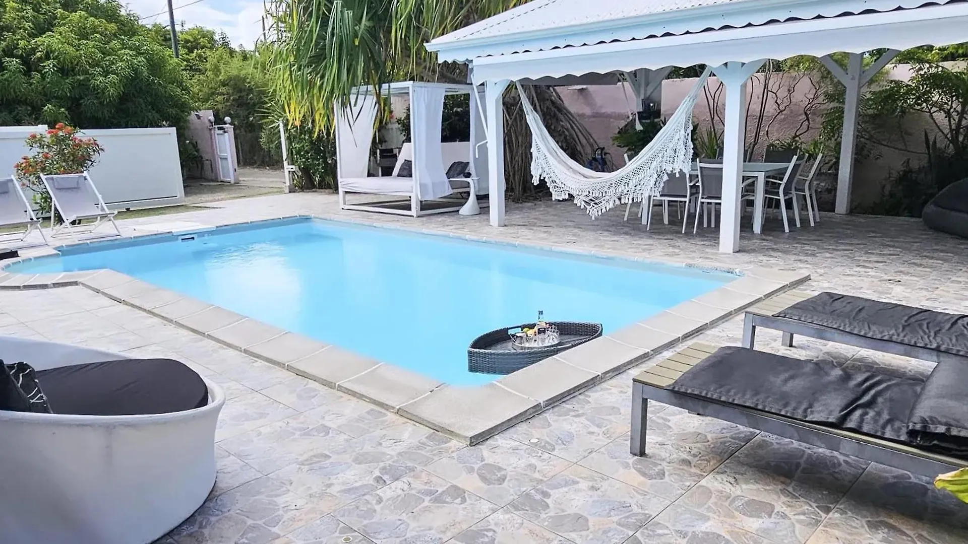 Villa Confortable A Sainte-Anne Avec Piscine Privee Guadeloupe